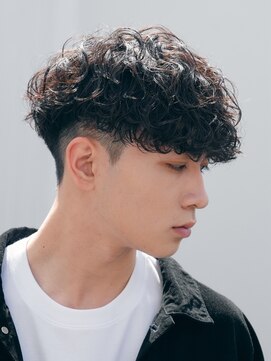 フィフスパーク(fifth PARK) 海外風ヘアスペインカール刈り上げフェードメンズパーマカット