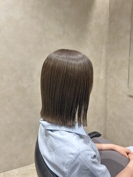 トキ(toki) 切りっぱなしボブ×アッシュグレージュ