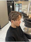 波巻き　サーフカール　メッシュパーマ　メンズパーマ　眉毛