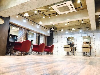 アグ ヘアー ハグ 札幌白石店(Agu hair hug)の写真/お子様連れのご来店もOK◎忙しいママ・パパも、ご家族で通いやすいサロン♪