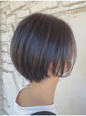 ぱつっとショート×くすみブラウン
