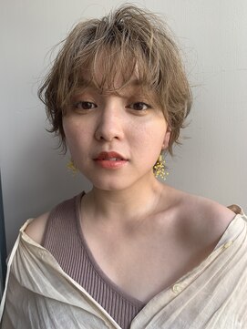 ブラウヘアアンドケア(care) ふんわりハイトーンショート