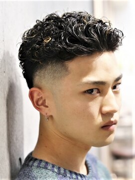 ガズル ハラジュク(GUZZLE HARAJUKU) 宮城リョータ風ワイルドツーブロックスキンフェードパーマメンズ