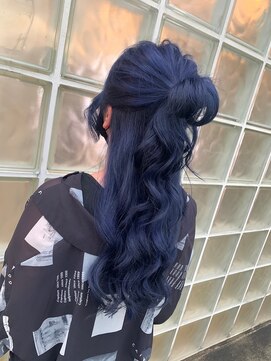 アヴァンティ ヘアーアンドスパ(avanti hair&spa) つやつやネイビー