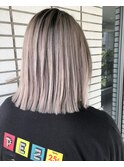 ホワイト系カラー