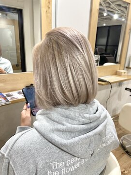 ヘアースタジオ ゼン(hair studio Zen) ホワイトベージュ