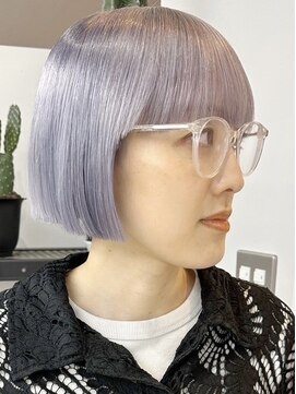 ウィコ 新宿(WICO) ホワイトラベンダー[新宿駅グレーベージュ/レイヤーロング/黒髪]