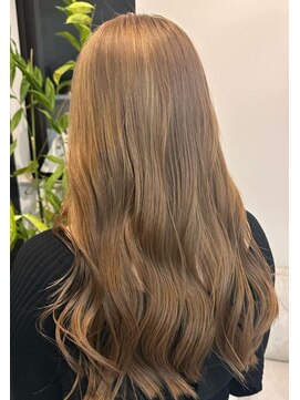 アイズム(I’sm) ウェーブミディアム×ミルクティーベージュ