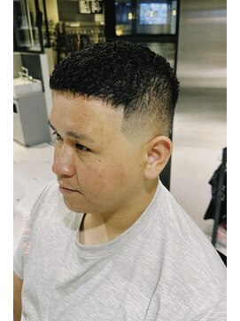 フランクスバーバーザスタンド(Frank’s barber the stand) スキンフェードクロップアイパーE