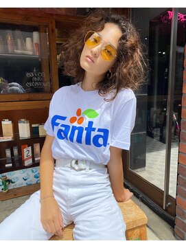 アデ オモテサンドウ(ade omotesando) ストリート感漂うアメリカンウェーブヘア