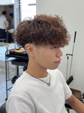 ラヴィズムバイフィフス(LUVISM by fifth) スペインカールスパイラルパーマ刈り上げ万代新潟駅外国人風