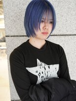 ダブ アオヤマ(DaB AOYAMA)&nbsp;シルバーに落ちるブルー　ショートボブ　ブルーカラー