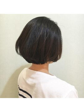 カタチ バイ アンジュ(katachi by Ange) 【ｋａｔａｃｈｉ　ｂｙ　Ａｎｇｅ】　ひし形ショートボブ