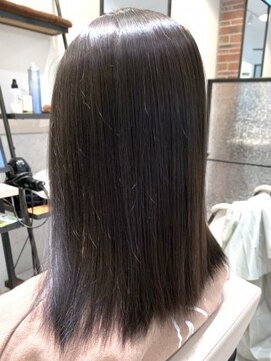 クアトログランシュ 水戸店(QUATRO×GranCieux) ミディアムツヤストレート