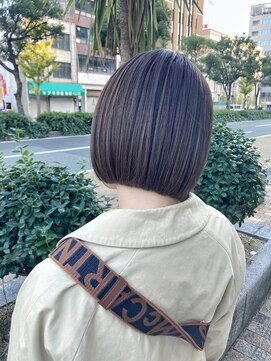 イロプラスソイ(iro + soi) ▲くすみラベンダー×プツッと切りっぱなしボブ▲