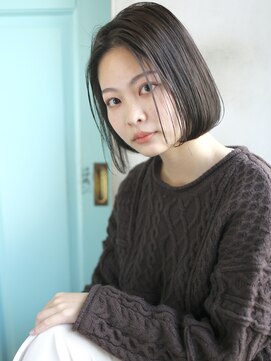 バース(BIRTH) 天神【BIRTH】センターパート×ナチュラルワンレンボブ　2