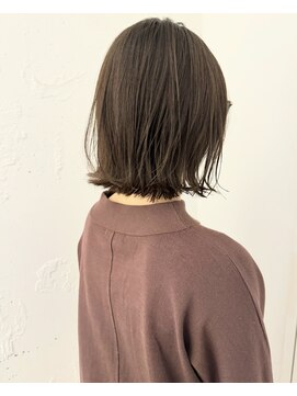 カウチ 板橋本町店(kauti) ぱつっとボブとベージュ