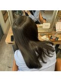 オリーブグレージュカラー
