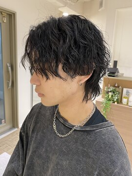 クーナバイトマト 横浜(Cuna by TOMTO) 【RYOSUKE】ツーブロ_センターパート_縦落ちスパイラルパーマ