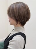 say.ショートボブひし形ショートミルクティーベージュ暗めカラー