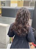 ボリューム　黒髪ロングのスパイラルパーマ