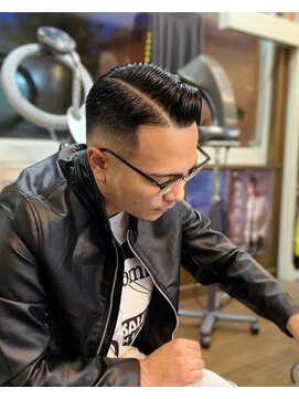 グルーミングサロン バーバーヤマシタ(GROOMING SALON BARBER YAMASHITA) サイドパート×フェードスタイル