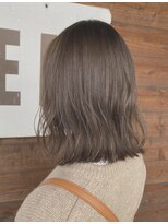 ビィシャイン 社店&nbsp;切りっぱなしボブ/カーキベージュ