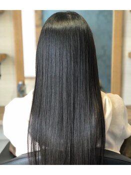 LA発ハリウッドトリートメント【Keracolla】で「ハリ」「コシ」「ツヤ」のある自然なストレートヘアへ♪