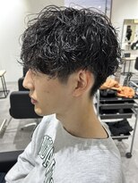 ヒュイル バイ ニアウ(Hwyl by Niau)&nbsp;メンズマッシュパーマ波巻スパイラルパーマニュアンスパーマ