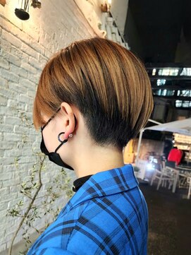 シャロン(SHARON) 【SHARON原宿】生え癖改善刈り上げショート×Wデザインカラー