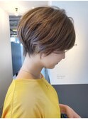 くびれショート　前髪あり　明るめベージュ