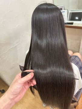 カラーサロンビスカリア 相模原エリア 淵野辺駅店(Color salon Biscaria) 艶髪フェミニンロング　【髪質改善】