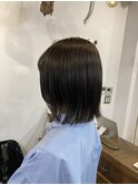 切りっぱなし　ミディアム　ストレート