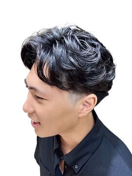 クオリス 上板橋店(QUALIS) ラルフカール刈り上げ×センターパートで外国人風◎