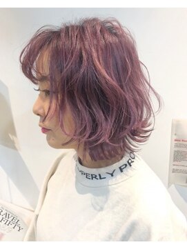 ジーナ(XENA) ラベンダーピンク×レイヤーボブ