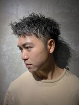 ダムディートウキョウ 北千住店(DAMDEE TOKYO) シルバーカラー/サイドグラデーション/フェードカット