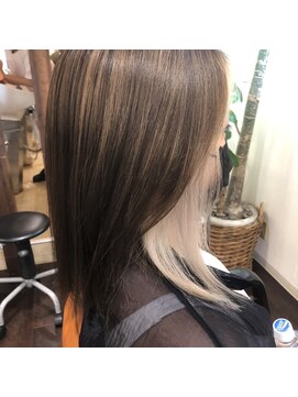 ヘアー スタイリスト(hair STYLIST) インナーカラーホワイト☆