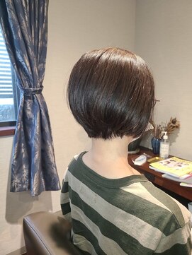 シー 豊川店(She) 生え癖のあるボブ　30代、40代、50代