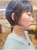 ショートボブ・黒髪・インナーカラー