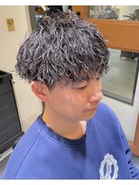 フリーク バーバーショップ 都島店(FREAK BARBER SHOP) 黒髪縦落ちツイストスパイラルパーマツーブロックマッシュ