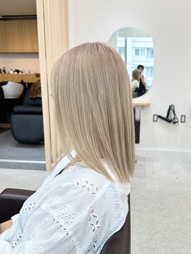 リグ 横浜(Lig.) ホワイトミルクティー/ケアブリーチ/ブリーチ/ハイトーンカラー