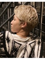 ビカム 名駅(become)&nbsp;【メンズミルクティーベージュ】ハイトーンカラーアップバング