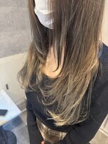 キャラ シャローネ 池袋(Chara Chalone)&nbsp;小顔レイヤー/顔まわりレイヤー/シャギーカット/アッシュカラー