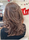 大人美人ハイレイヤーワンカールウルフカット