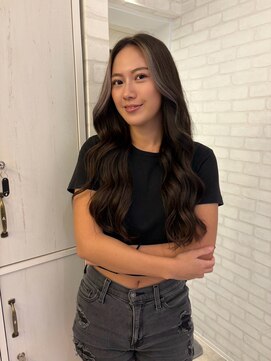 ニカ(NIKA) 顔周りブリーチシルバーカラー