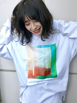 リタ(Lita) 暗髪×ニュアンスボブ