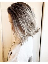 ヘアーワークス ヘルム 渋谷店(HAIR WORKS HELM)&nbsp;[HELM渋谷]外ハネ長めボブ×ハイグレージュ