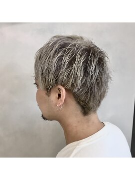 エイト ヘアサロン 渋谷本店(EIGHT) ホワイトシルバーtt58