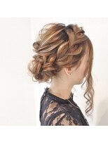 10分ヘアセット1200円！編み込UP
