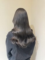 ライリー(riley)&nbsp;シルバーグレー×艶巻きロング